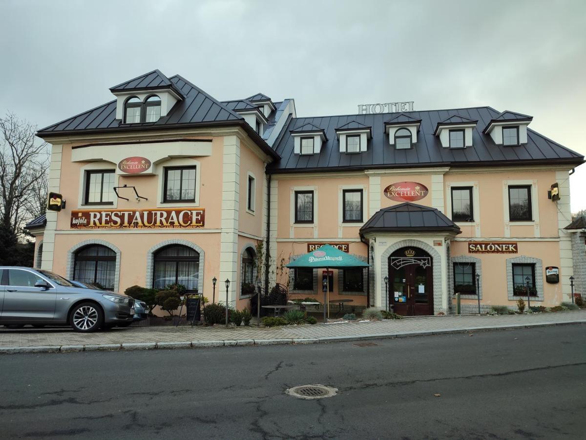 Hotel Bohemia Excellent Klášterec nad Ohří Bagian luar foto