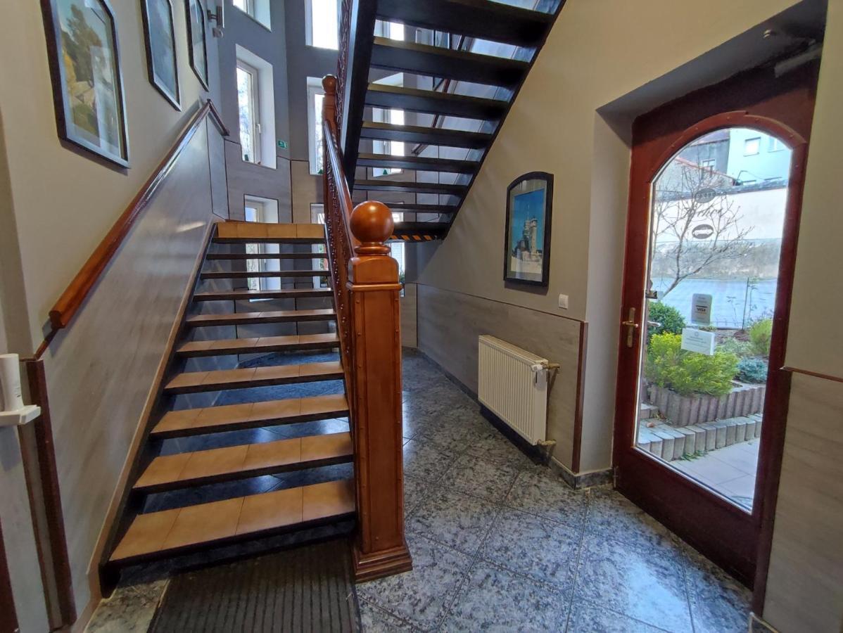 Hotel Bohemia Excellent Klášterec nad Ohří Bagian luar foto