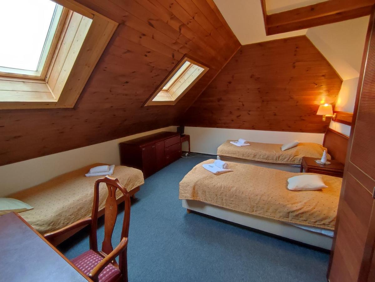 Hotel Bohemia Excellent Klášterec nad Ohří Bagian luar foto