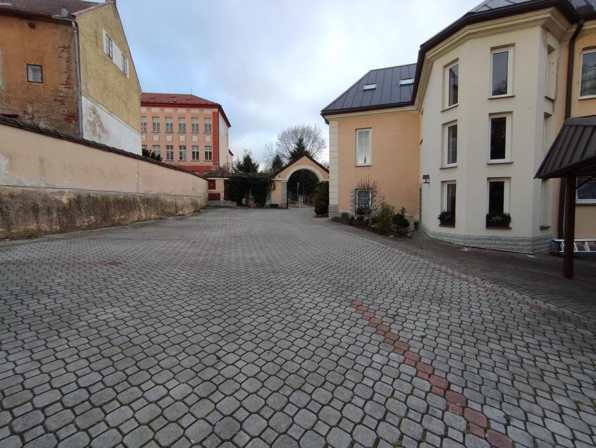 Hotel Bohemia Excellent Klášterec nad Ohří Bagian luar foto