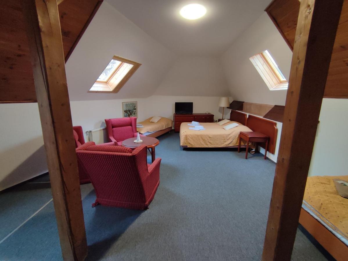 Hotel Bohemia Excellent Klášterec nad Ohří Bagian luar foto