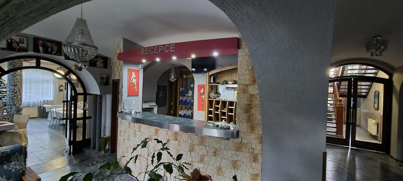 Hotel Bohemia Excellent Klášterec nad Ohří Bagian luar foto