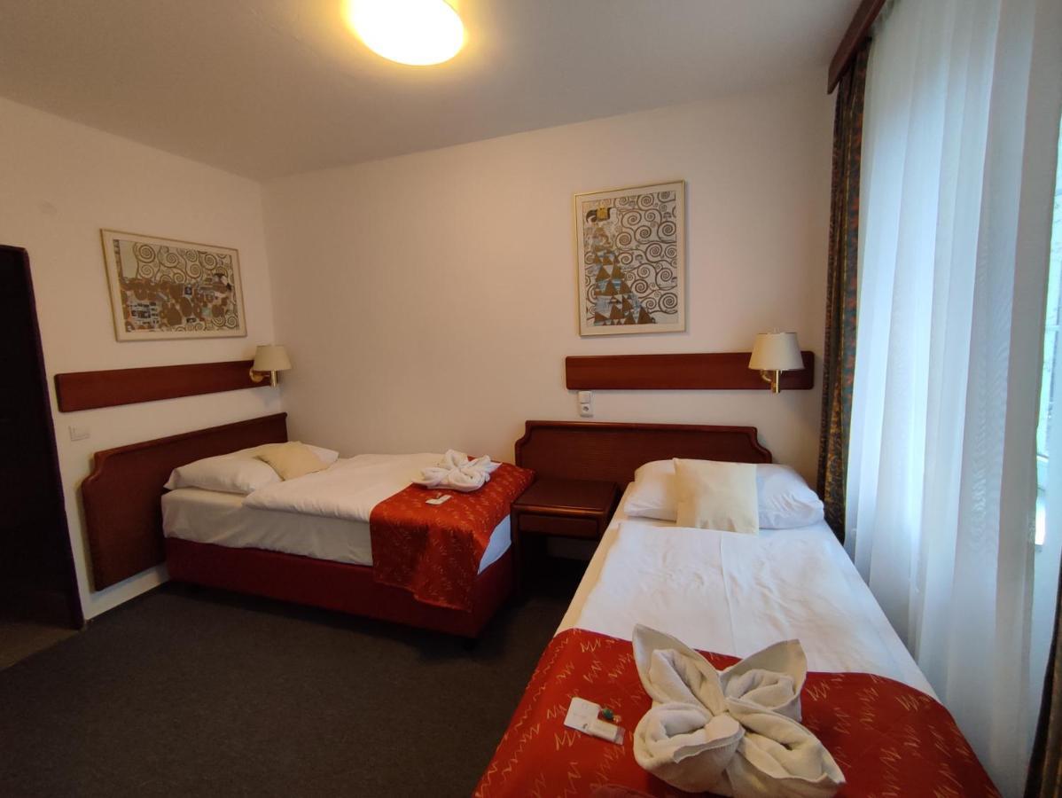 Hotel Bohemia Excellent Klášterec nad Ohří Bagian luar foto