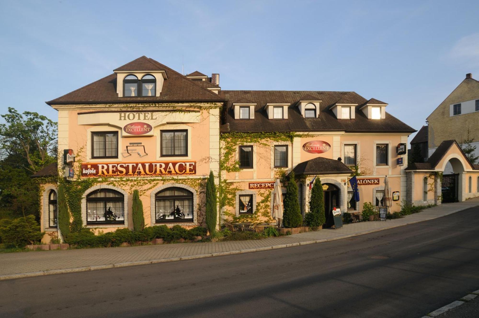 Hotel Bohemia Excellent Klášterec nad Ohří Bagian luar foto