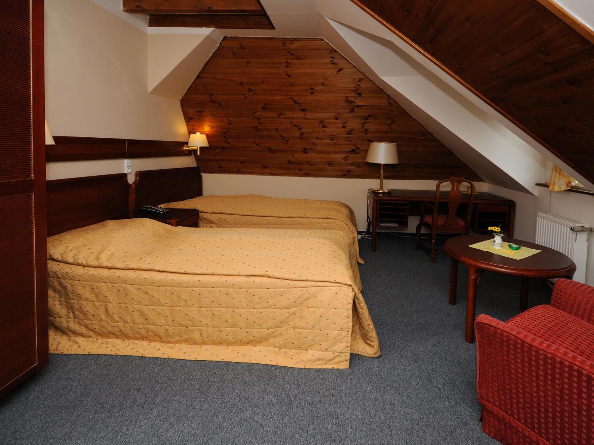 Hotel Bohemia Excellent Klášterec nad Ohří Ruang foto